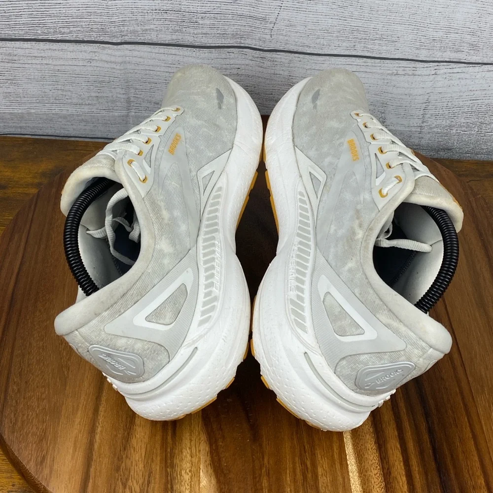 Brooks Adrenaline GTS 23 Blanc Grey Sunflower Running Shoe 1103911D110 Mens 10.5